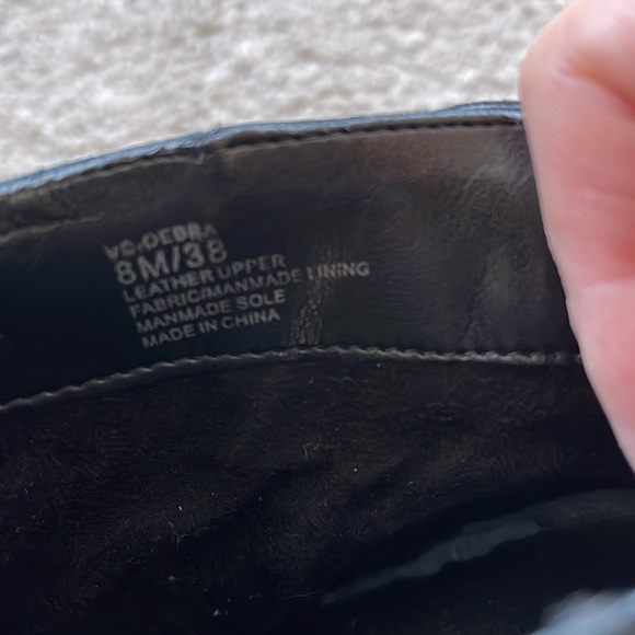 Vince Camuto black leather booties. Size 8M. - Picture 4 of 4